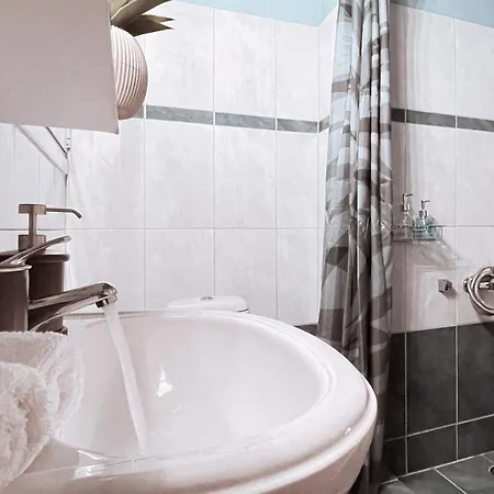 Olive In The Center Of The - 1 Bedroom Athens