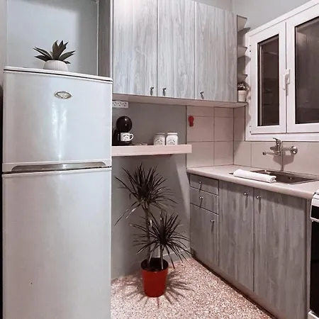 Olive In The Center Of The - 1 Bedroom Apartment *